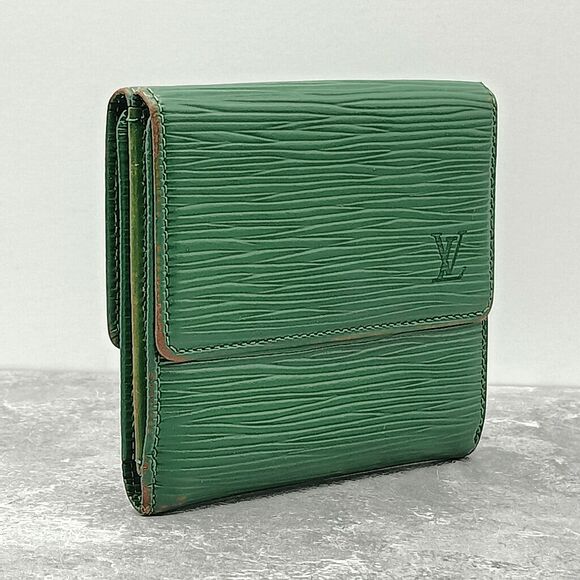 Louis Vuitton Green Epi Leather Compact Size Small Women’s Wallet Unisex - Picture 2 of 12